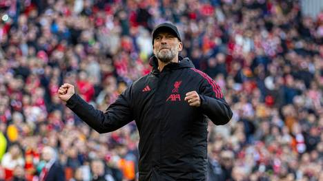Beim Legendenspiel zwischen dem FC Liverpool und Borussia Dortmund ist Jürgen Klopp erstmals wieder als Trainer an der Anfield Road tätig. Nach dem Spiel zeigen sich die Legenden der Reds vom deutschen Trainer durchweg begeistert.