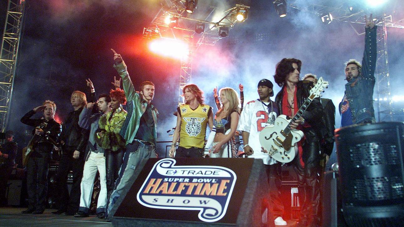 Aerosmith, Britney Spears und N'Sync rocken 2001 gemeinsam die Bühne