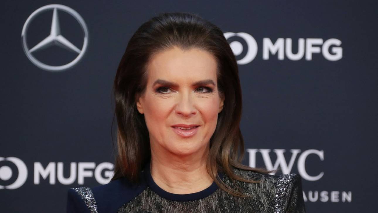 Auch Witt spendet: Eiskunstlauf-Team per Crowdfunding neu eingekleidet