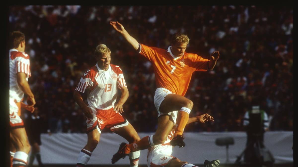 Nach 185 Einsätzen und 103 Toren für Amsterdam ist er noch für Inter Mailand (zwei Jahre) und dem FC Arsenal (neun) tätig. Auch bei den Gunners wird er zum Klubidol