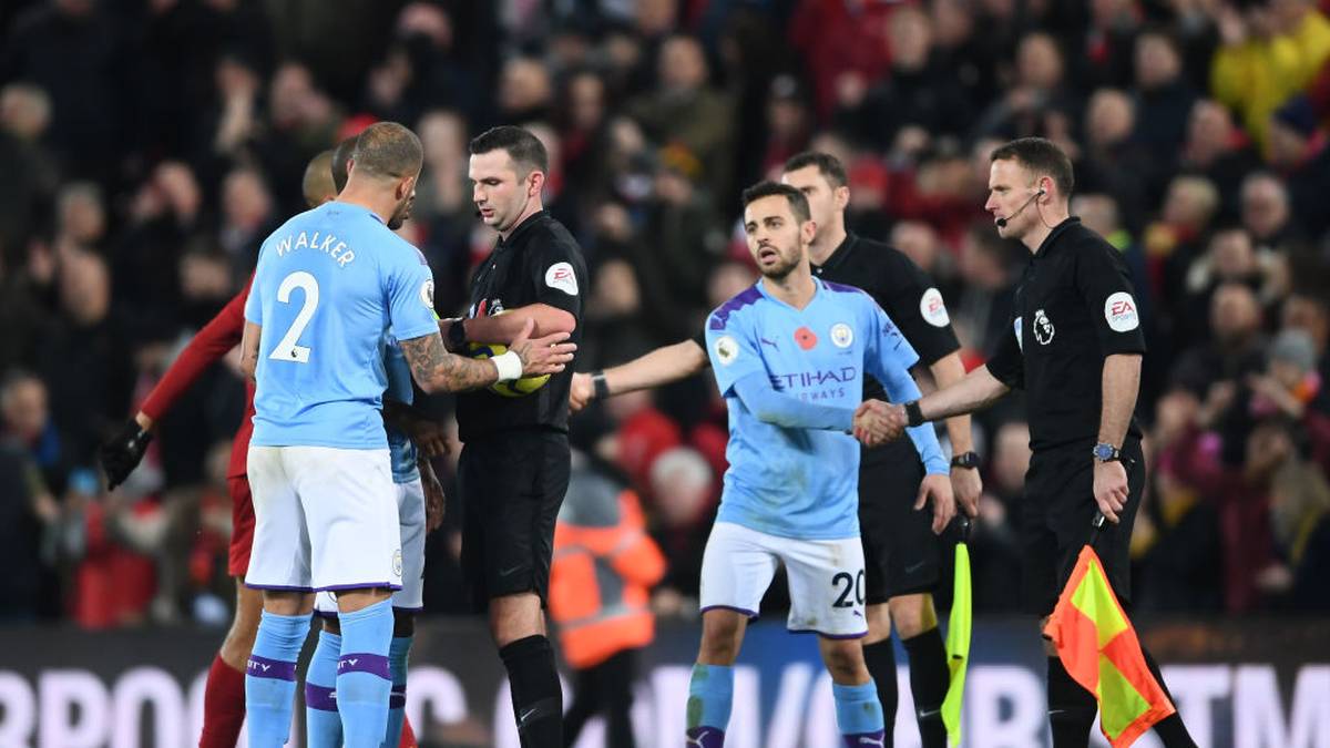 MIRROR: Liverpool hat nach dem 3:1 gegen Manchester City in Anfield neun Punkte Vorsprung vor dem Titelrivalen. Anfield schaukelte und zitterte vor Aufregung und Vorfreude. Das fühlt sich wie ein entscheidender Sieg für Liverpool an, weil es jetzt ein langer, langer Weg zurück ist für Manchester City