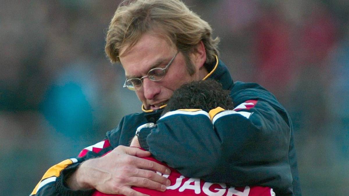 Gleich zweimal verpasst Klopp haarscharf den Aufstieg. 2002 und 2003 wird Mainz jeweils Vierter