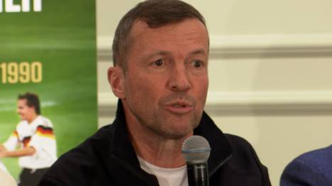 Im Rahmen der Kinopremiere "Ein Sommer in Italien" spricht Lothar Matthäus über die verletzten Torhüter beim FC Bayern und verrät, ob er Jonas Urbig als potenziellen Nachfolger von Manuel Neuer sieht.