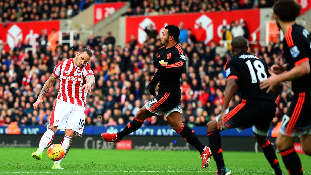 Der Österreicher nimmt den Abpraller eines Freistoßes aus 18 Metern auf und hämmert das Leder unhaltbar in die Maschen