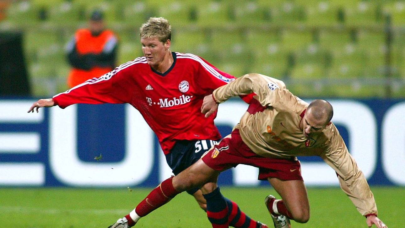 Bastian Schweinsteiger bei seinem Profi-Debüt für den FC Bayern im November 2002 gegen RC Lens