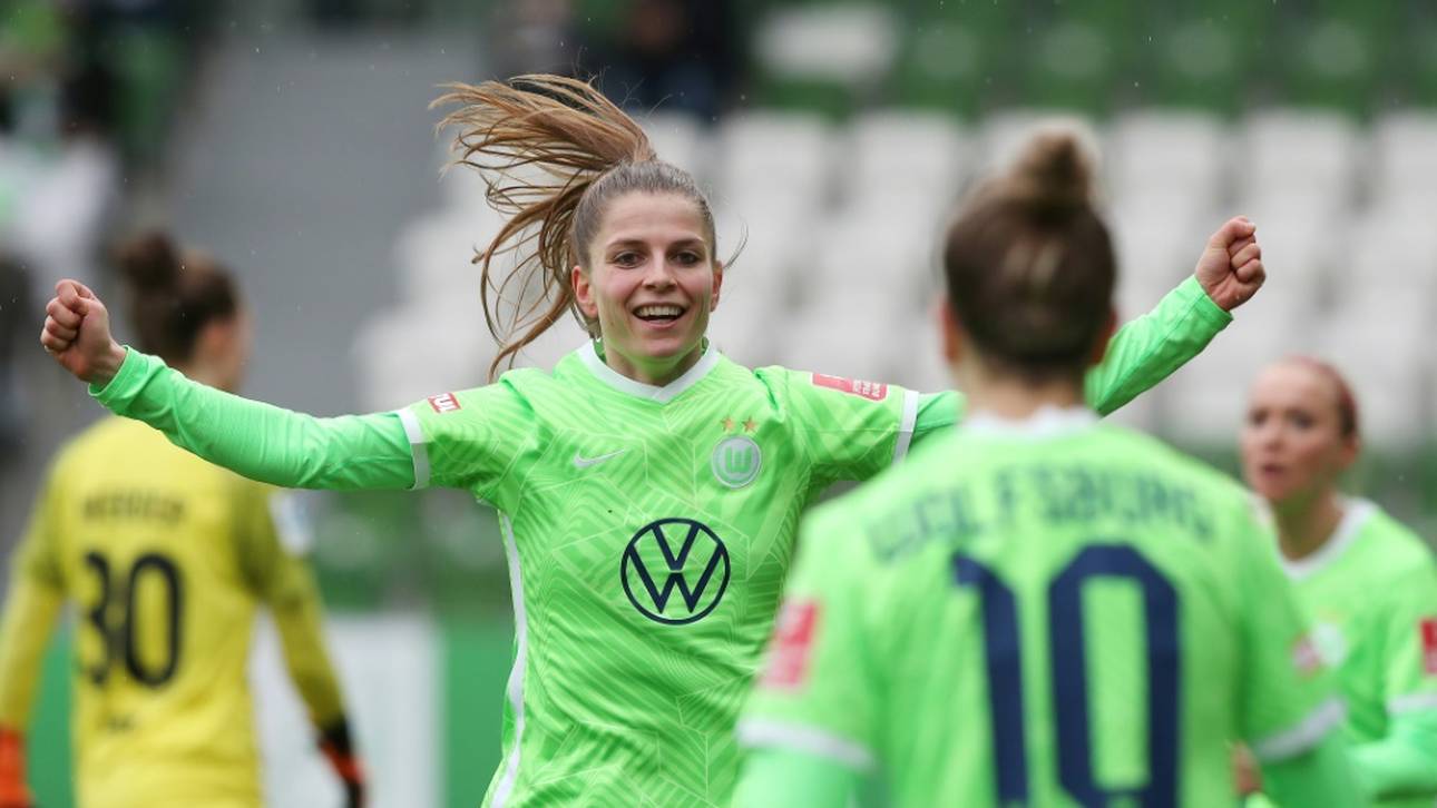 Neuendorf überreicht Meisterschale