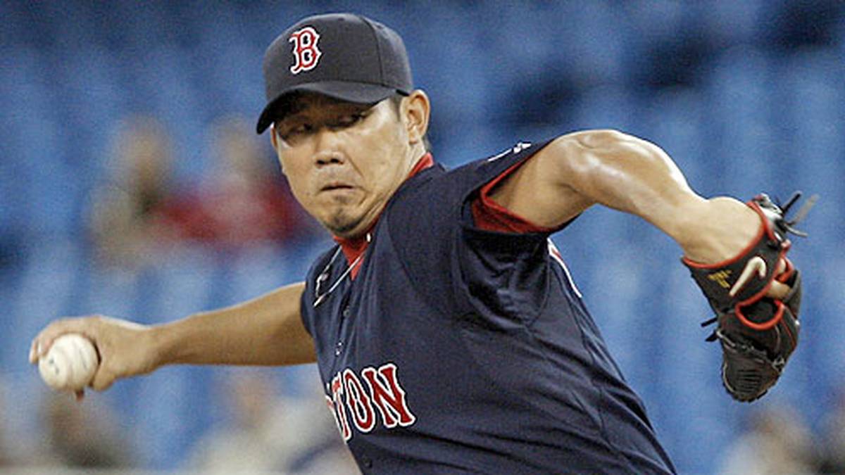 Für ein Kuriosum sorgten auch die Beziehungen zwischen den MLB-Klubs und Japan. In der MLB gab es ein Wettbieten, um mit Japans Exporten zu verhandeln. So zahlten die Boston Red Sox 2006 51,1 Milionen Dollar an die Seibu Lions, allein um sich die Verhandlungsrechte an Wunder-Pitcher Daisuke Matsuzaka (seinerzeit in Japan bei den Chunichi Dragons aktiv) zu sichern. Von 2007 bis 2012 spielte der Japaner dann in Boston