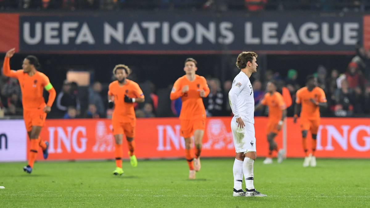 Die Niederlande besiegen in der Nations League Weltmeister Frankreich mit 2:0 und schießen Deutschland damit in die Zweitklassigkeit. Die Presse feiert den Oranje-Sieg, doch auch das "Seuchenjahr" des DFB-Teams ist ein großes Thema. SPORT1 zeigt die Pressestimmen