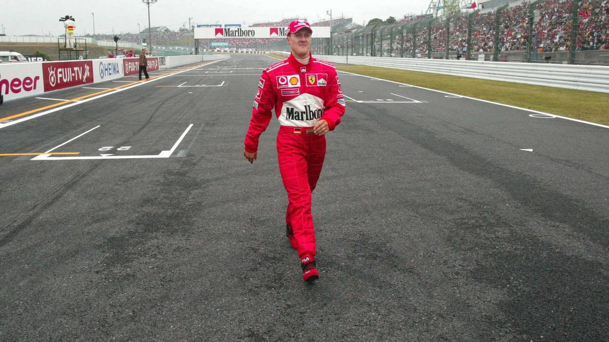 MICHAEL SCHUMACHER: Über den erfolgreichsten Formel-1-Fahrer der Geschichte muss man nicht viel sagen. Sieben Mal Weltmeister, 91 Grand-Prix-Siege, 155 Podestplatzierungen und 77 schnellste Runden. In jedem dieser Bereiche hält Schumacher den Rekord. In den 90ern und Anfang der 2000er bissen sich die Gegner die Zähne an der deutschen Legende aus