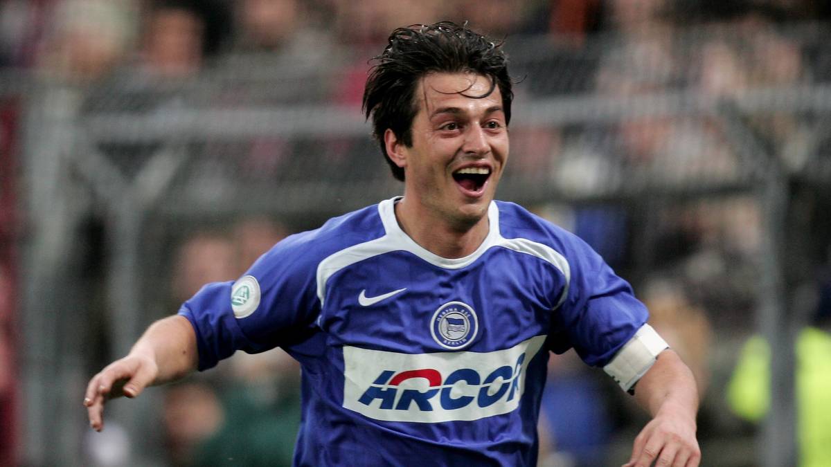 HERTHA BSC - bisherige Transfers: Die Hertha geht mit einem neuen Trainer in die nächste Saison - Ante Coric. Die Berliner verstärken sich außerdem mit Innenverteidiger Dedryck Boyata von Celtic Glasgow. Alexander Esswein kommt nach dem Abstieg des VfB zurück