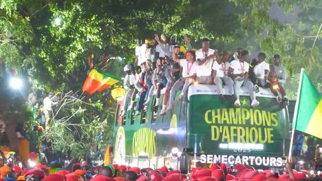 Nach dem 1:0-Sieg im Afrika-Cup-Finale gegen Marokko fanden in den Straßen Senegals die Feierlichkeiten statt. Kapitän Kalidou Koulibaly hielt dazu eine emotionale Rede.