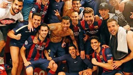FC Barcelona feiert in der Kabine