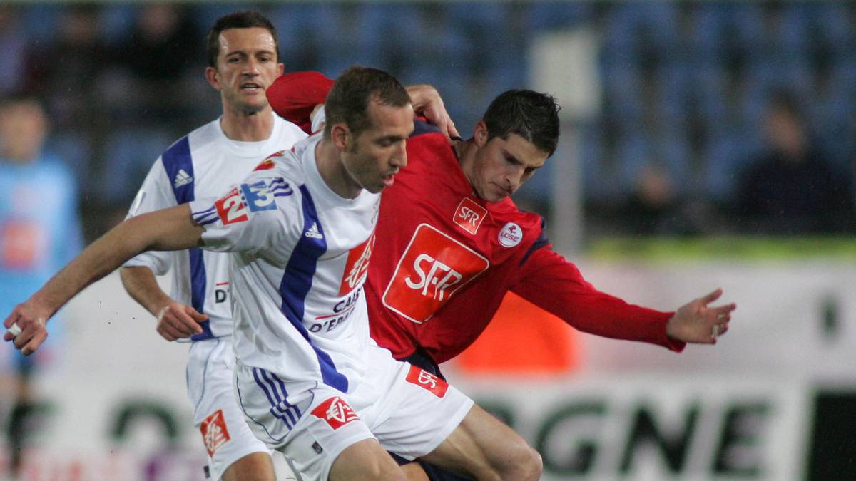 JEFF STRASSER (v.): Der Luxemburger wechselte nach seiner Bundesliga-Zeit in Kaiserslautern und Gladbach 2006 von der Borussia nach Straßburg. Spielte dort eine Saison in der Ligue 2, inzwischen trainiert er in seiner Heimat den CS Fola Esch