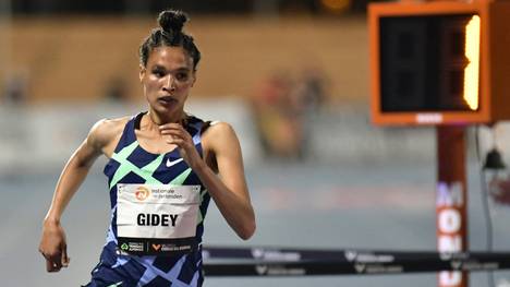 Letesenbet Gidey läuft neue Halbmarathon-Bestzeit