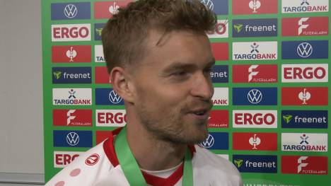 Profis und Trainer vom VfB Stuttgart sind sich nach dem Pokalsieg einig, dass eine lange Nacht bevorsteht. Als Ex-Berliner gibt ein deutscher Nationalspieler den Partyguide.