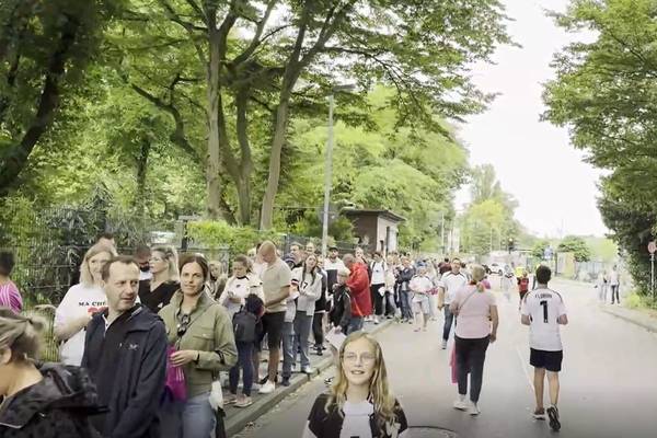 1,5 Stunden vor Start: Mega-Andrang bei DFB-Training