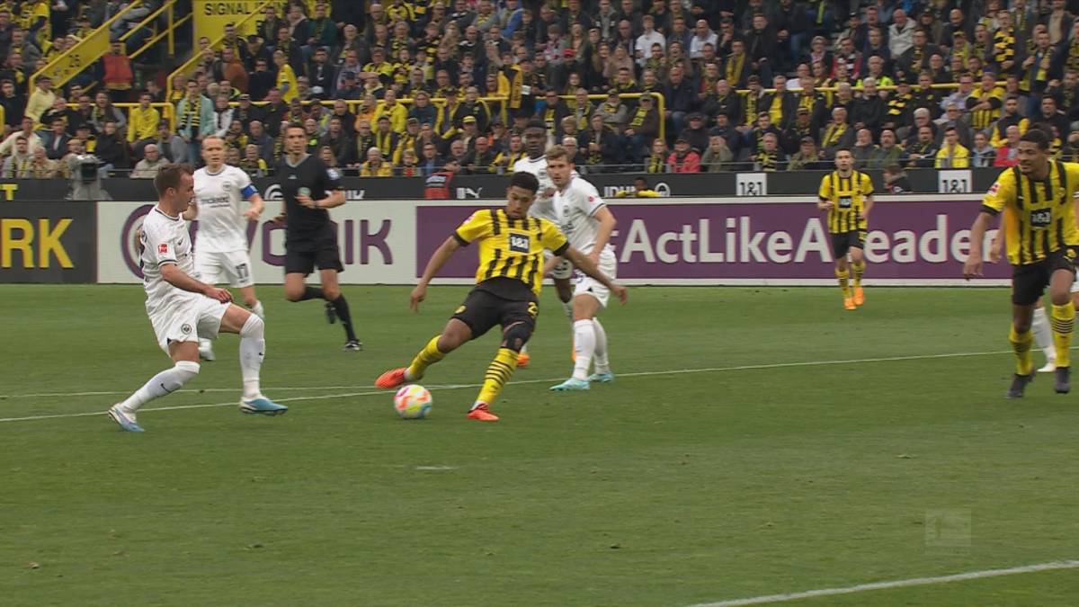 Borussia Dortmund holt sich mit einem klaren Heimsieg gegen Frankfurt die Tabellenspitze. Jude Bellingham stellt die Weichen, Karim Adeyemi macht dagegen negativ auf sich aufmerksam.