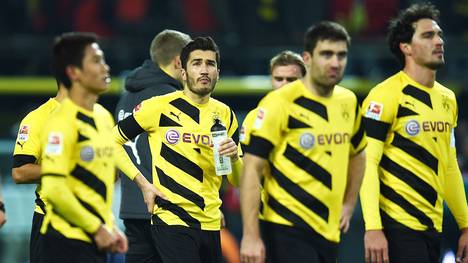 Die Spieler von Borussia Dortmund nach der Niederlage gegen den FC Augsburg
