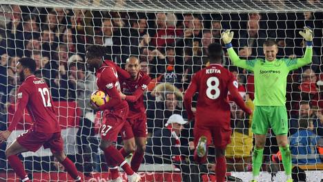 Der FC Liverpool feiert seinen Last-Minute-Sieg im Hinspiel gegen Everton