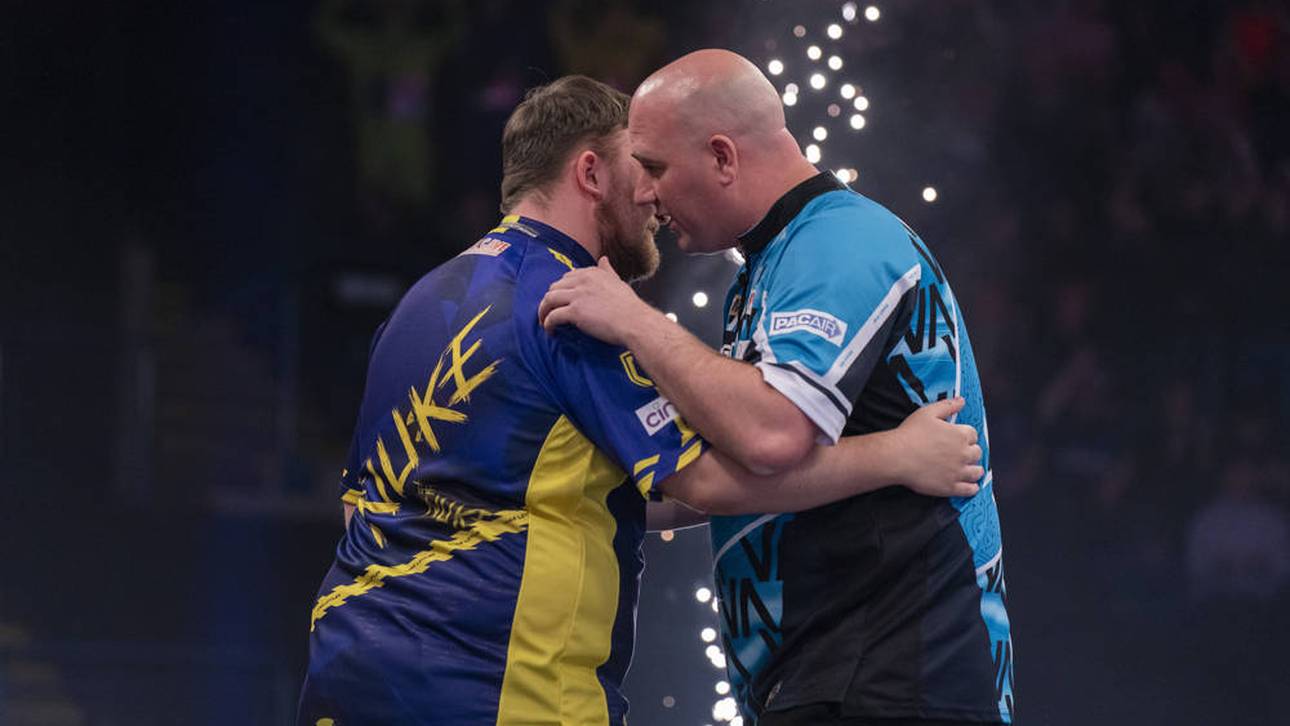 Luke Littler (l.) und Rob Cross treffen im Achtelfinale der Darts-WM aufeinander