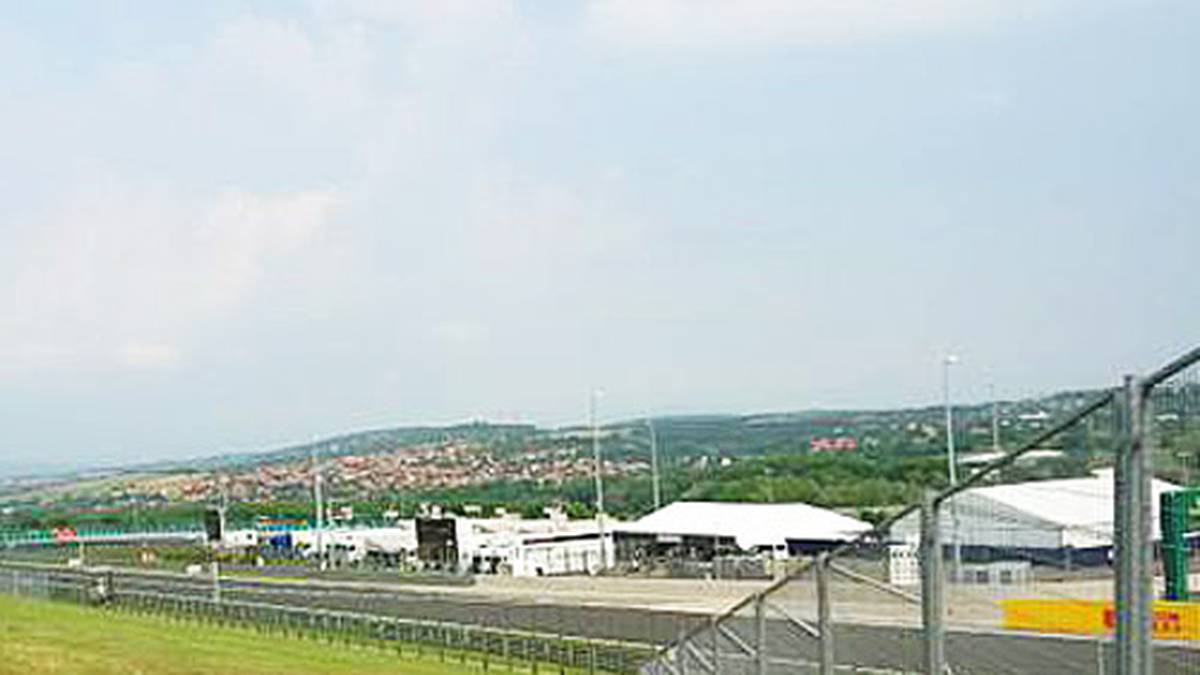 Der Hungaroring ist eine echte Traditionsstrecke. Bereits seit 1986 wird der Grand Prix von Ungarn hier ausgetragen. Lediglich Monaco und Monza sind noch länger fester Bestandteil im Rennkalender - und auch heute war in Budapest wieder reichlich Acition geboten. SPORT1 zeigt die Bilder des Rennen