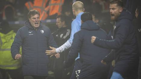 Bochum gegen St. Pauli - das ist Abstiegskampf pur! Kein Wunder, dass sich ein enges und umkämpftes Spiel entwickelt. Trainerlegende Dieter Hecking wechselt den Sieg ein.