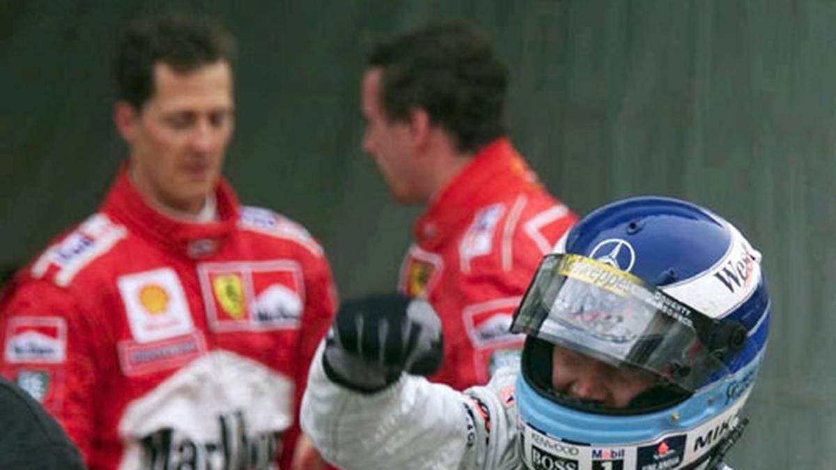Das WM-Rennen 1998 entscheidet Häkkinen für sich, Schumacher und seinem Teamkollegen Eddy Irvine bleibt nur das Nachsehen 