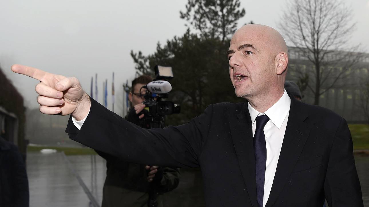 Infantino verteidigt Mammut-WM