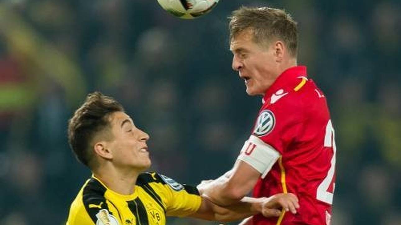 Felix Kroos (re.) im DFB-Pokal 2016 gegen den BVB