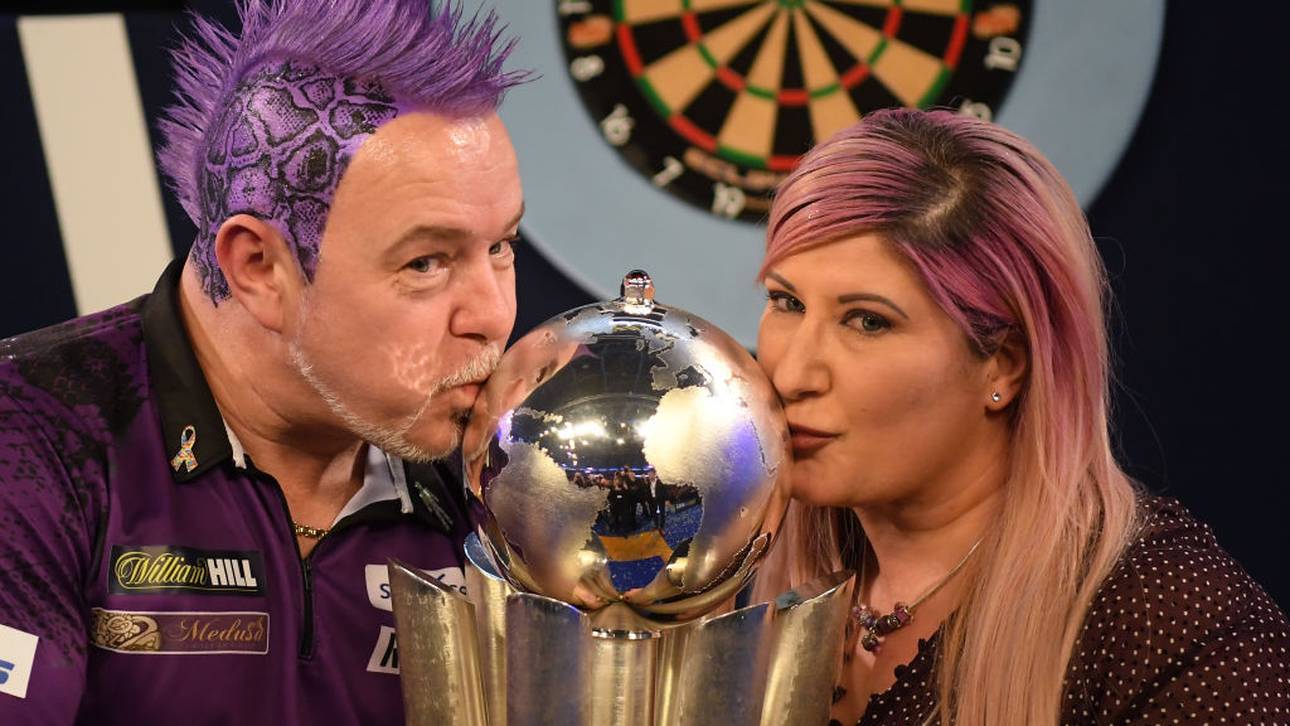 Peter Wrights Frau Joanne ist Friseurin und auch für seine Haare verantwortlich