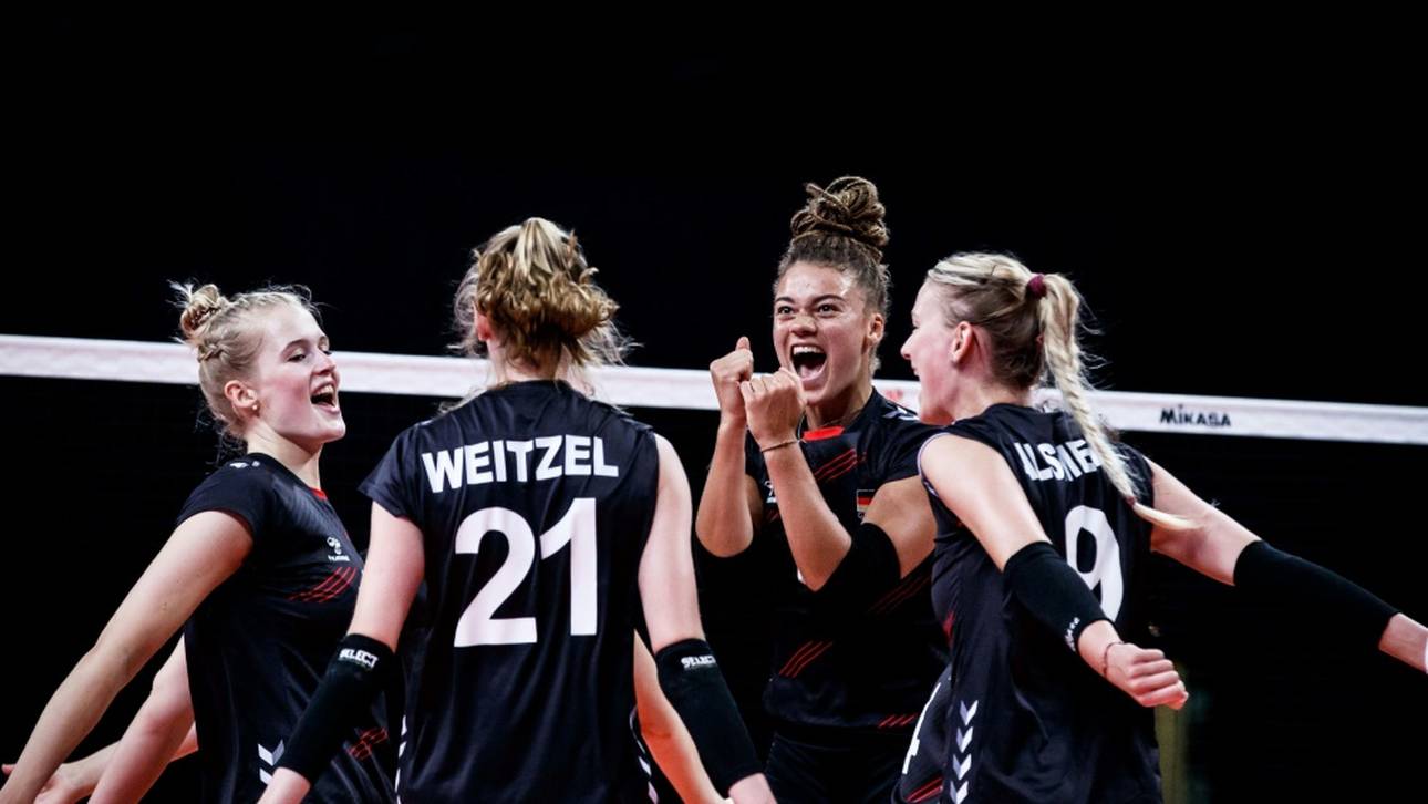 Volleyballerinnen schlagen Polen