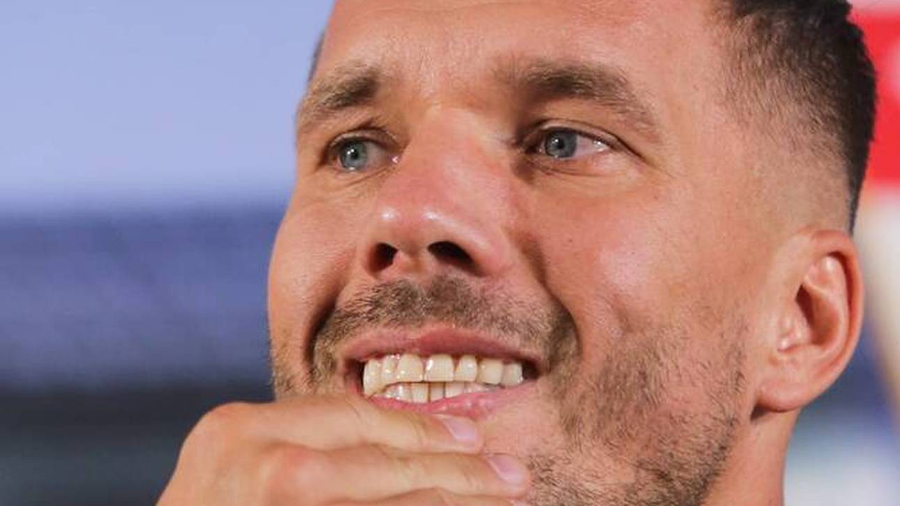 Hat Podolski noch Zeit für Fußball?