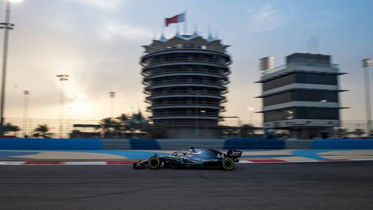 Beckmann fährt auf das Podest