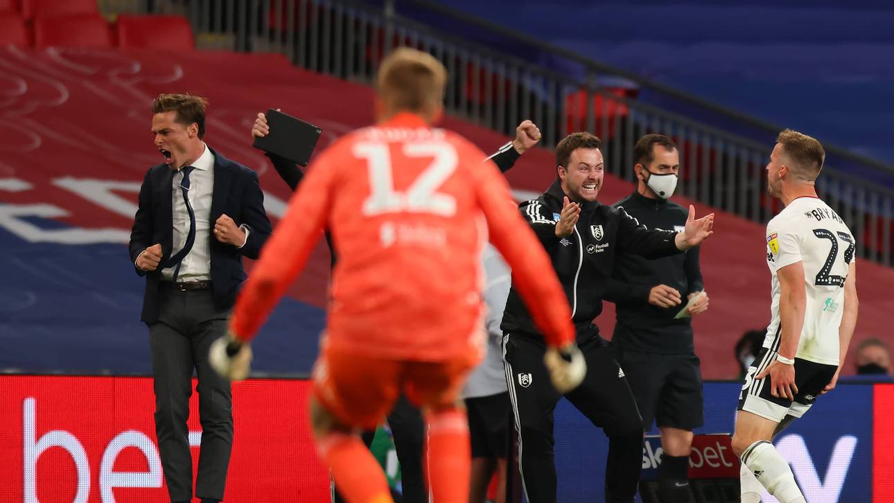 Verrücktes Tor: Fulham steigt auf