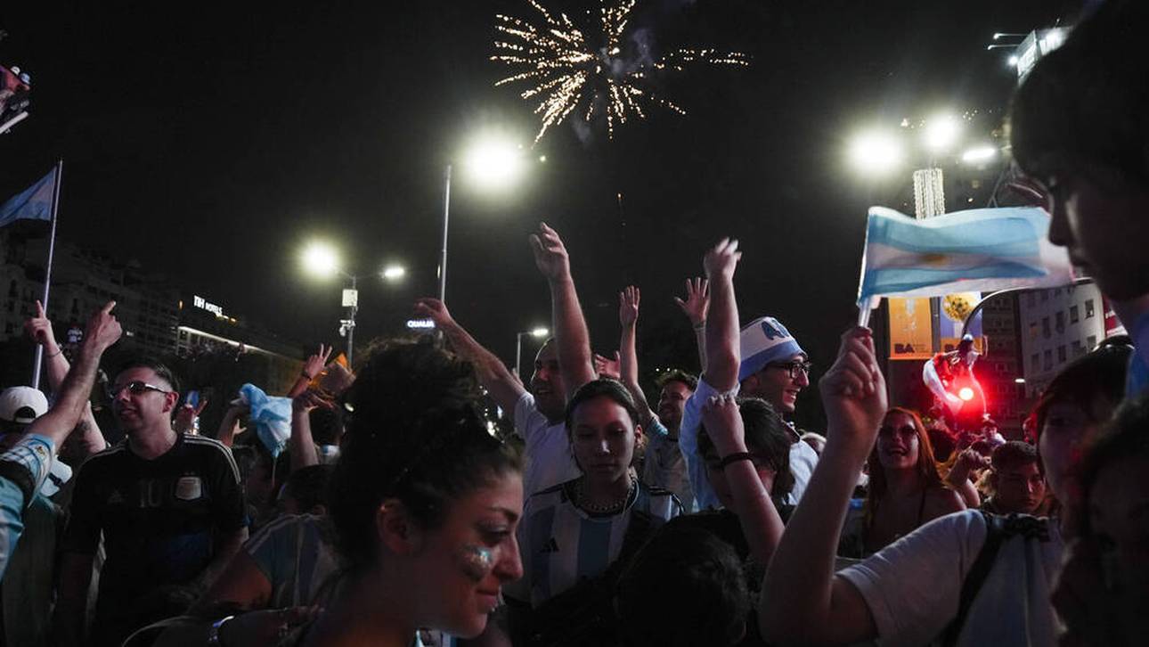 Anpfiff war mittags - gefeiert wird bis in die Nacht