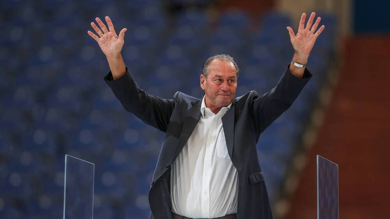 Stevens geht unter Applaus