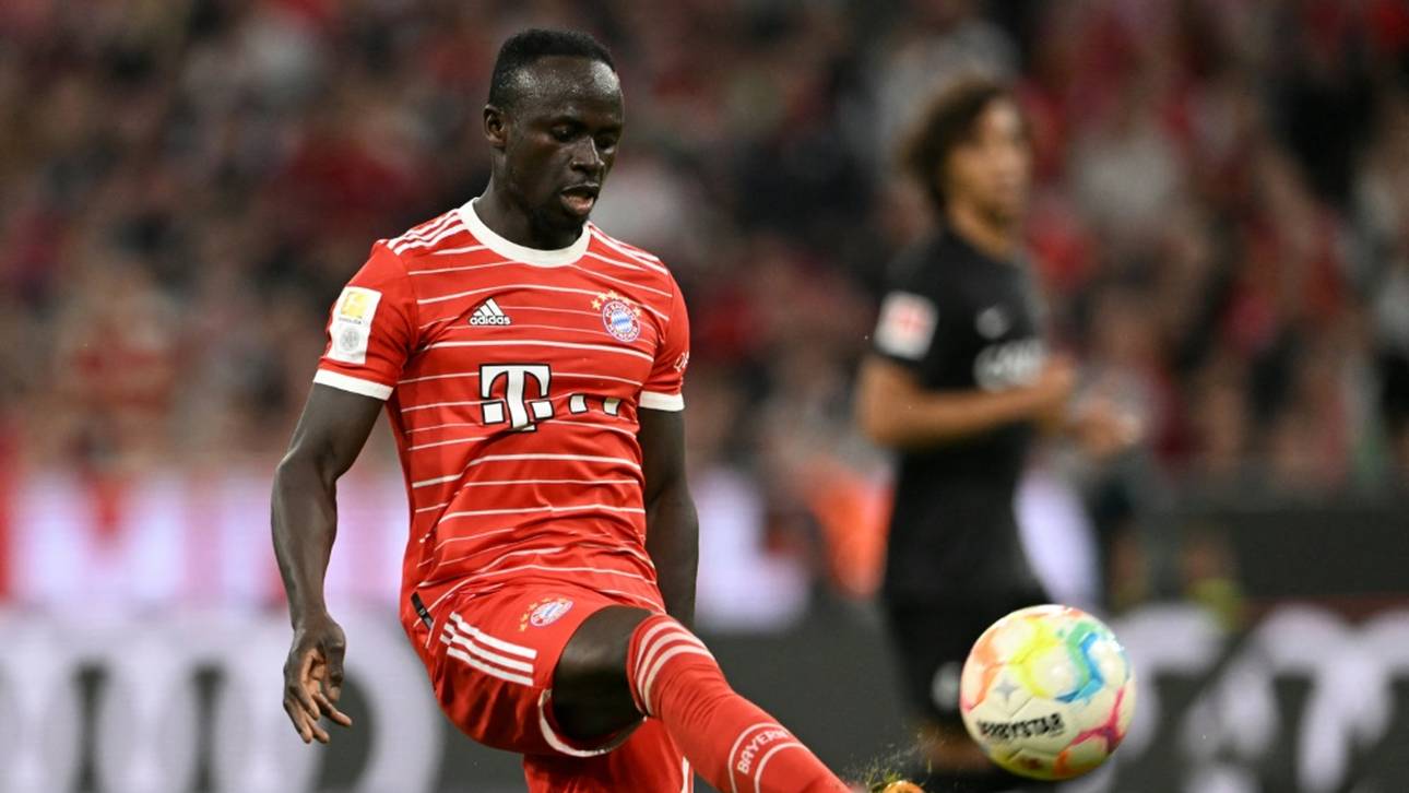 Bayern bei Barca mit Mane und Mazraoui