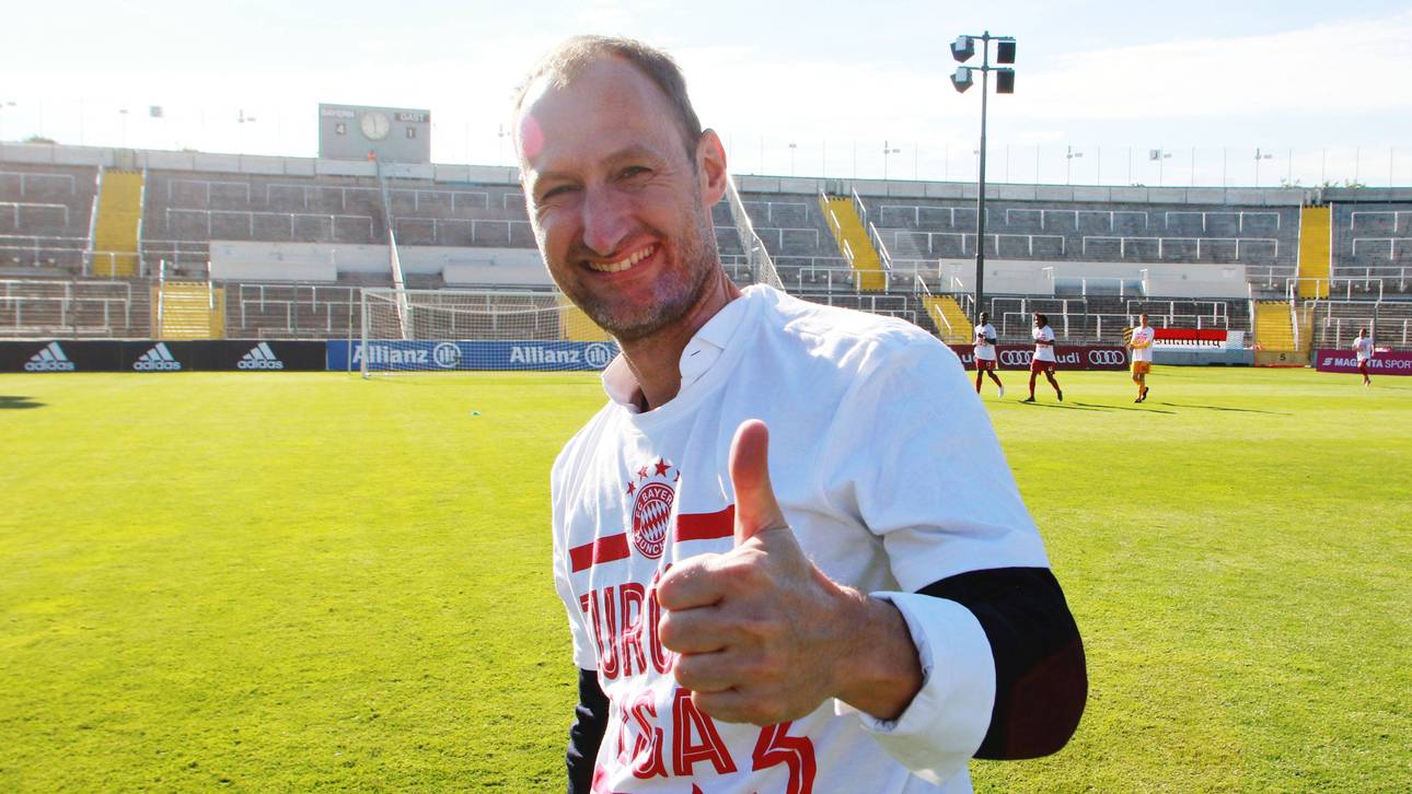 Bayern verlängert mit Campus-Leiter