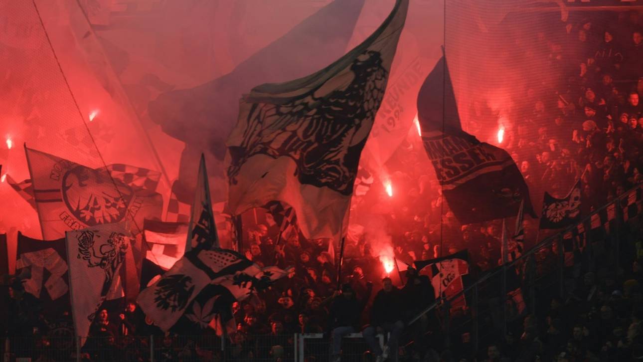 Neapel kontrolliert Flüge aus Frankfurt