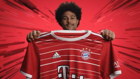 Endlich ist es da! Das neue Heimtrikot des FC Bayern "Authentic" ist offiziell vorgestellt worden. 