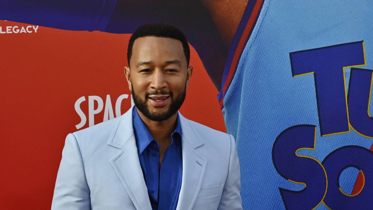 JOHN LEGEND: Sein Name ist Programm - zumindest wenn man seine Grammy-, Oscar- und Emmysammlung anschaut. Die Vince-Lombardi-Trophy wird er allerdings nie in Händen halten - höchsten die Cincinnati Bengals laden ihren Edelfan nach dem Sieg zur Feier ein