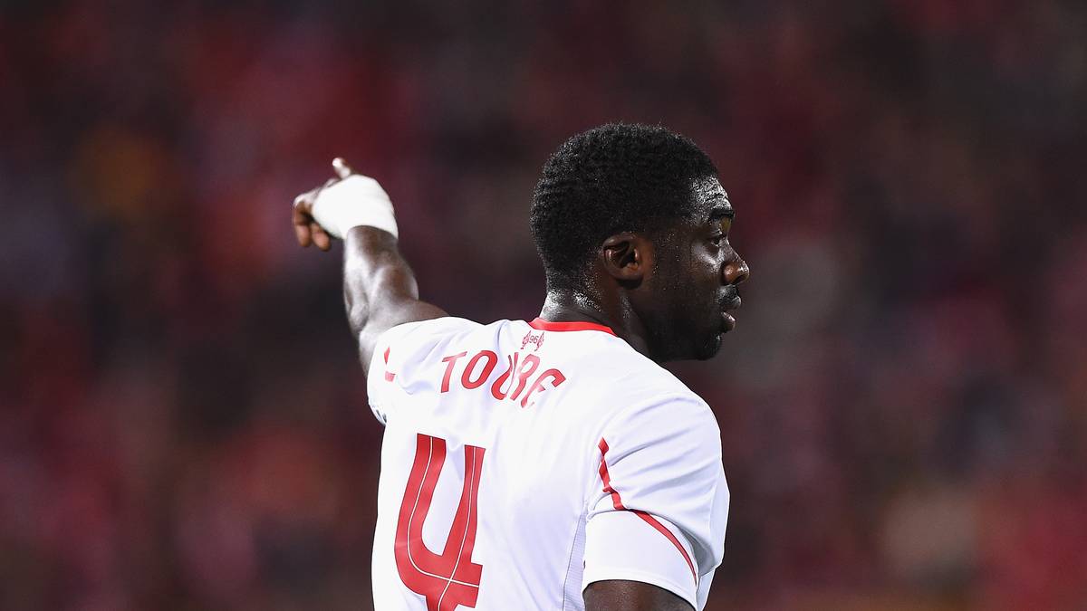 KOLO TOURE (Elfenbeinküste, 34 Jahre, 340 PL-Spiele, 0 Liga-Einsätze 15/16)