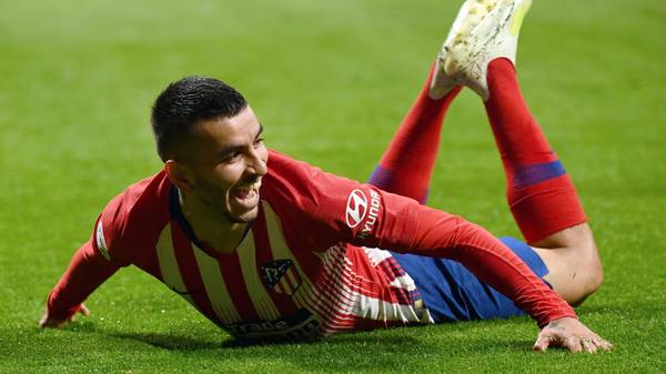 Atletico Madrid's Argentinian forward Angel Correa celebrates his goal during the Spanish league football match between Club Atletico de Madrid and Valencia CF at the Wanda Metropolitano stadium in Madrid on April 24, 2019. (Photo by GABRIEL BOUYS / AFP)        (Photo credit should read GABRIEL BOUYS/AFP/Getty Images)
