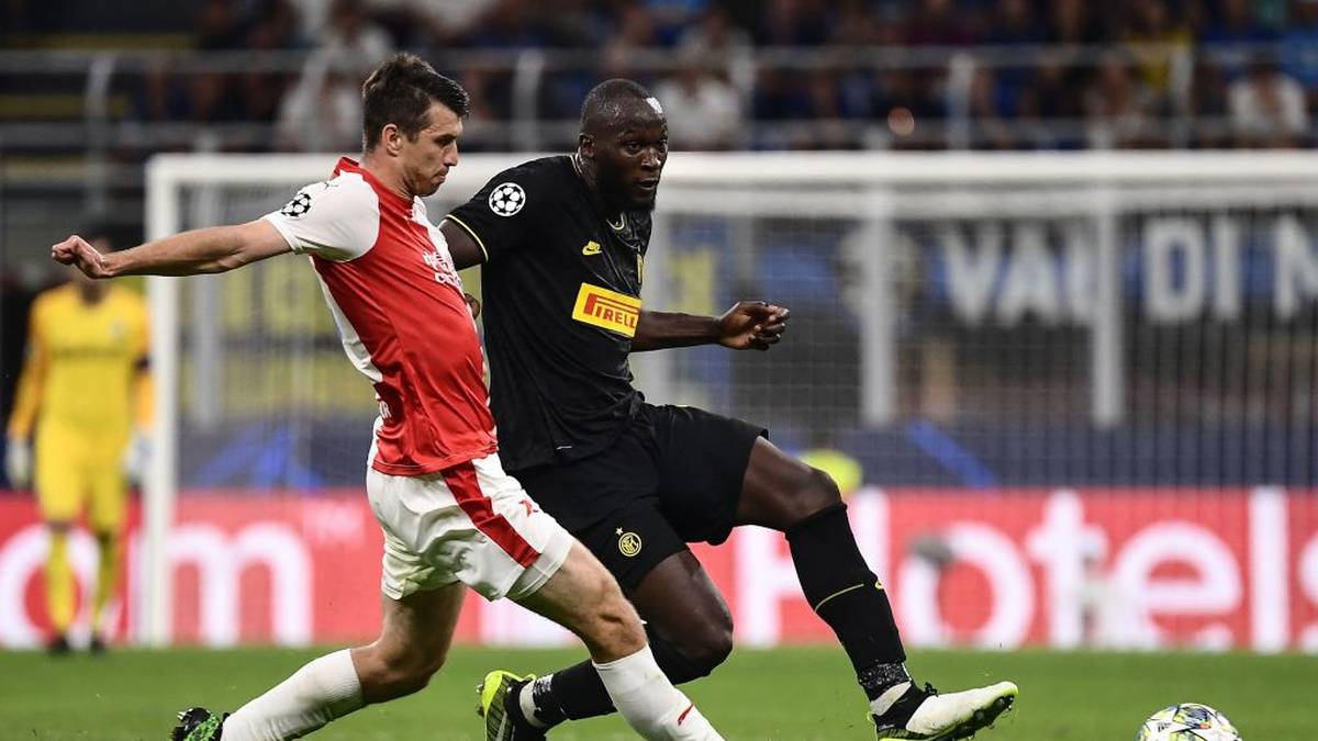 OFFENSIVE - ROMELU LUKAKU (r.): Mit Haller, Joelinton oder Lewandowski verglich Julian Weigl die Naturgewalt, die im San Siro auf ihn zugerollt kommen könnte. Lukaku ist im Eins-gegen-Eins kaum zu stoppen, stark im Torabschluss und zudem in Topform: traf am Wochenende wie Martínez doppelt