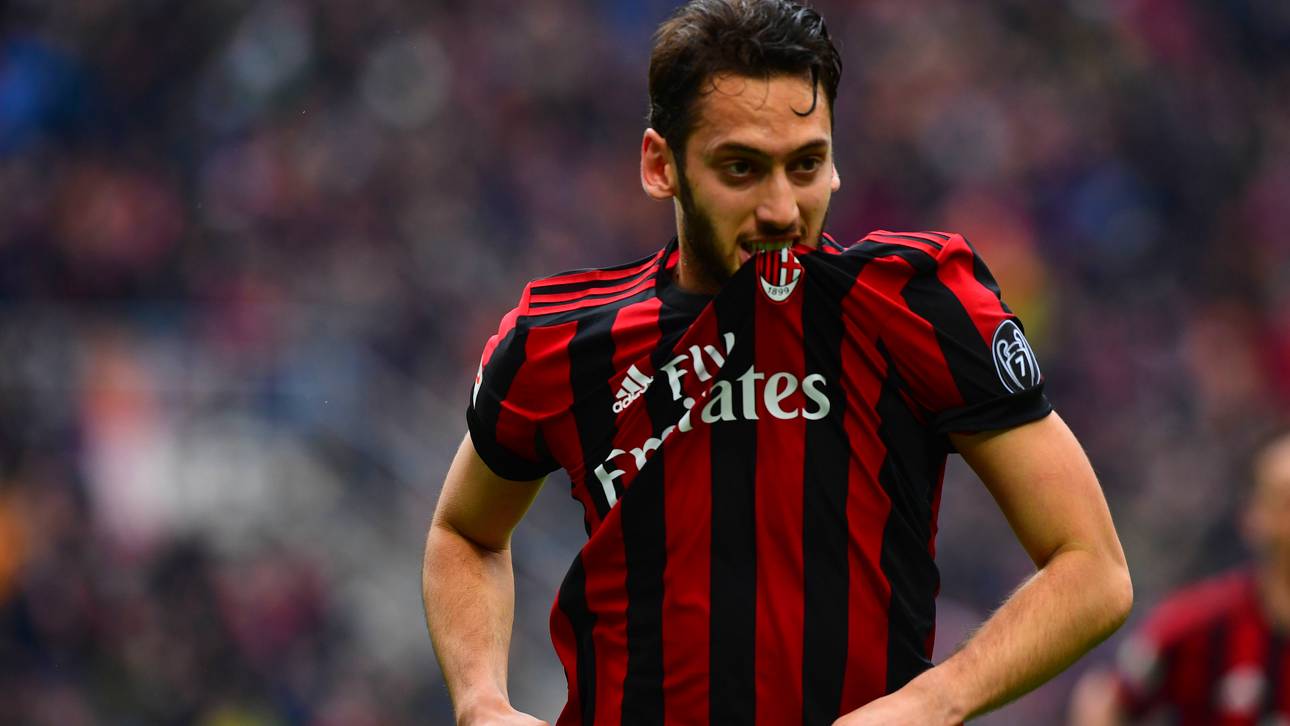 Kuriose Trikot-Panne bei Calhanoglu