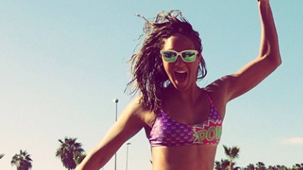 Die Spanierin hüpft auch in ihrer Freizeit gerne ins kühle Nass und stellt Fotos davon auf Instagram