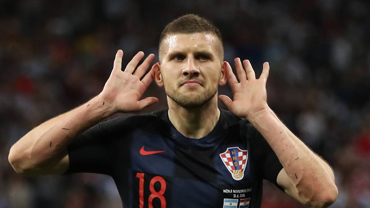 ANTE REBIC (KROATIEN): Nicht erst seit seinem starken Auftritt beim 3:0-Sieg gegen Argentinien steht der Frankfurt-Stürmer auf dem Notizzettel vieler Scouts. Wie Rebic den Patzer von Keeper Willy Caballero zur Führung ausnutzte, war Extraklasse. Nach dem Pokalsieg gegen den FC Bayern steigt sein Marktwert damit weiter kräftig an. Mittlerweile wird der klar zweistellig sein. Offenbar ist nun sogar Tottenham Hotspur auf den 24-Jährigen aufmerksam geworden 
