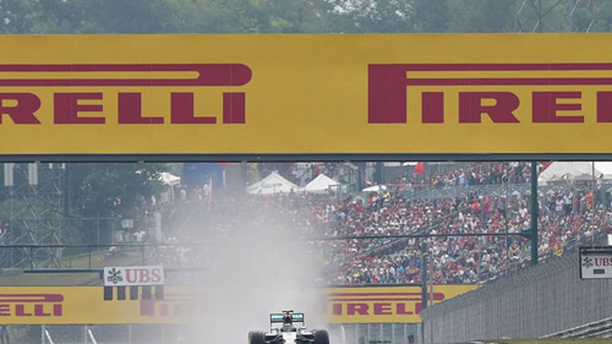 Wenn ein Mercedes in Führung liegt, ist er in dieser Saison im Normalfall nicht mehr zu stoppen. Rosberg knallt zu Beginn eine schnellste Runde nach der anderen auf den Asphalt und die Verfolger verschwinden schnell aus seinen Rückspiegeln