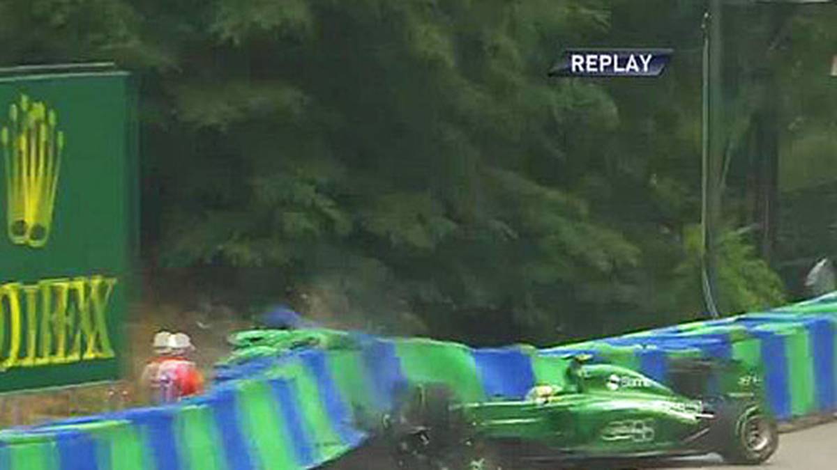 Alles deutet auf einen klaren Start-Ziel-Sieg von Rosberg hin, doch dann verliert der Schwede Marcus Ericsson seinen Caterham und kracht in die Mauer (Copyright: twitter@Pereira_FC)