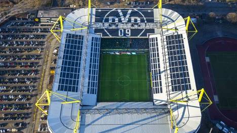 Der Signal-Iduna-Park von oben - bei der EM 2024 wird er offiziell als BVB Stadion Dortmund geführt